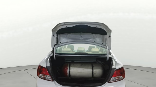 View Hyundai Fluidic Verna Image 16 Used Hyundai Fluidic Verna Image 16