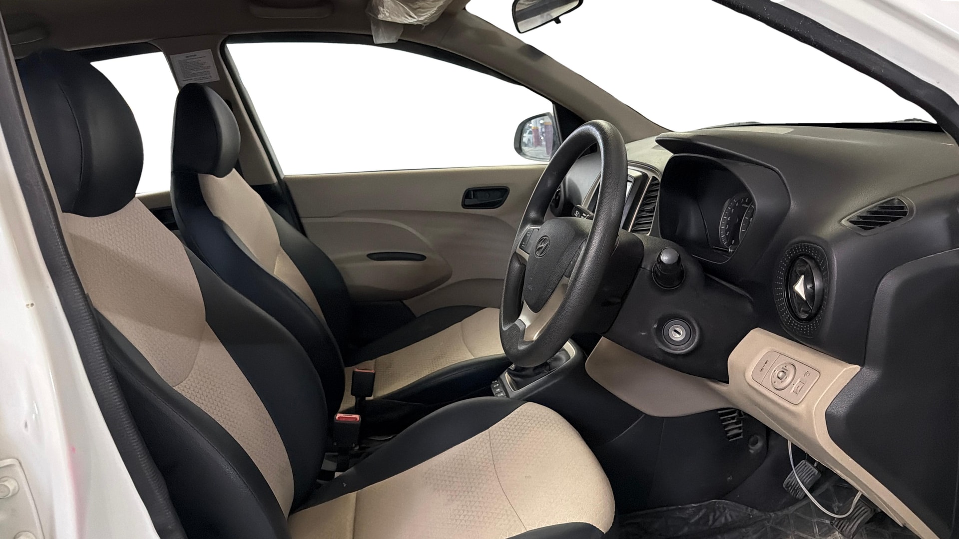 View 2021 Hyundai New Santro D-Lite Petrol Image 26 Used 2021 Hyundai New Santro D-Lite Petrol Image 26