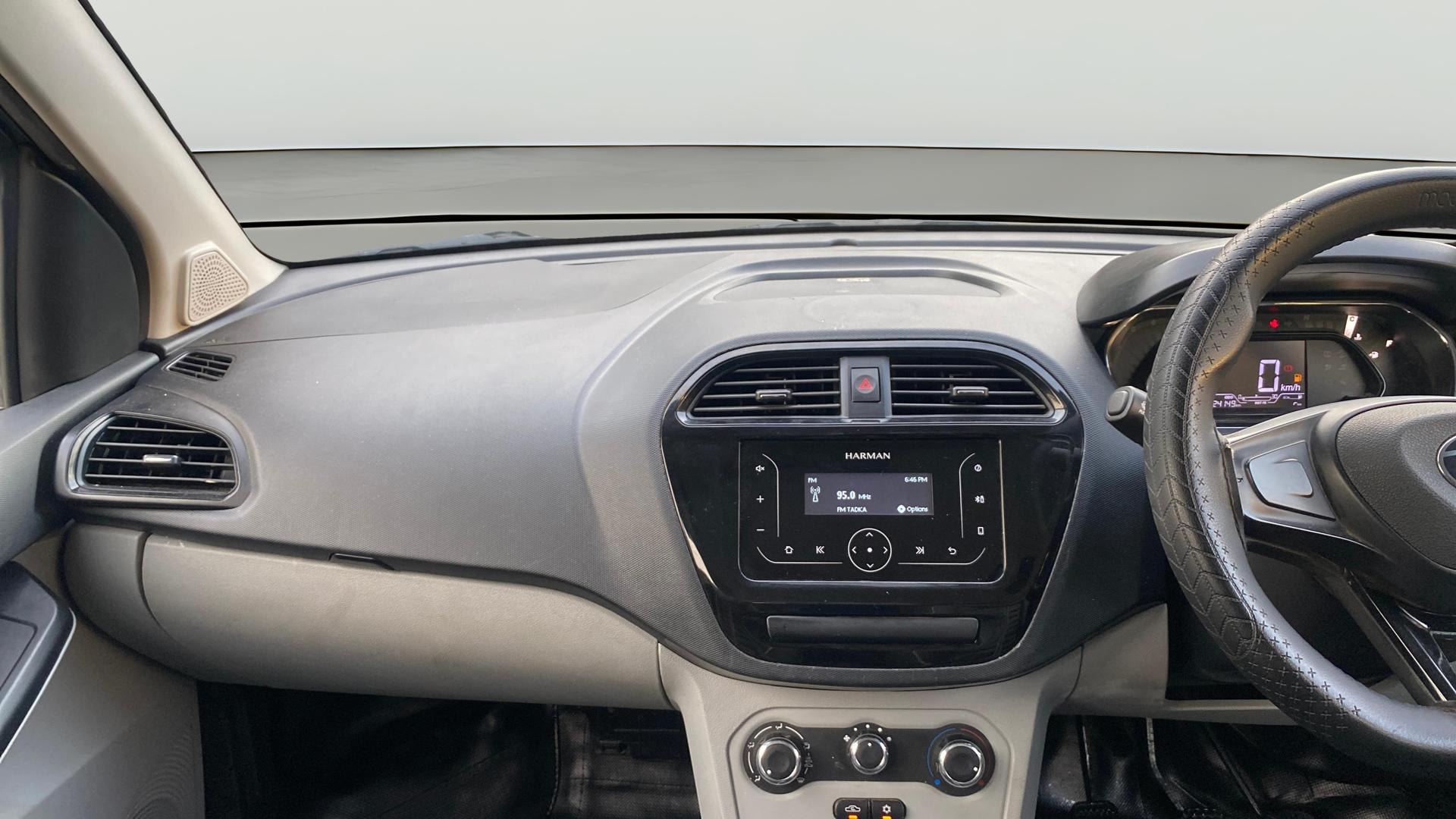 View 2024 Tata Tiago Revotorq XB Image 17 Used 2024 Tata Tiago Revotorq XB Image 17