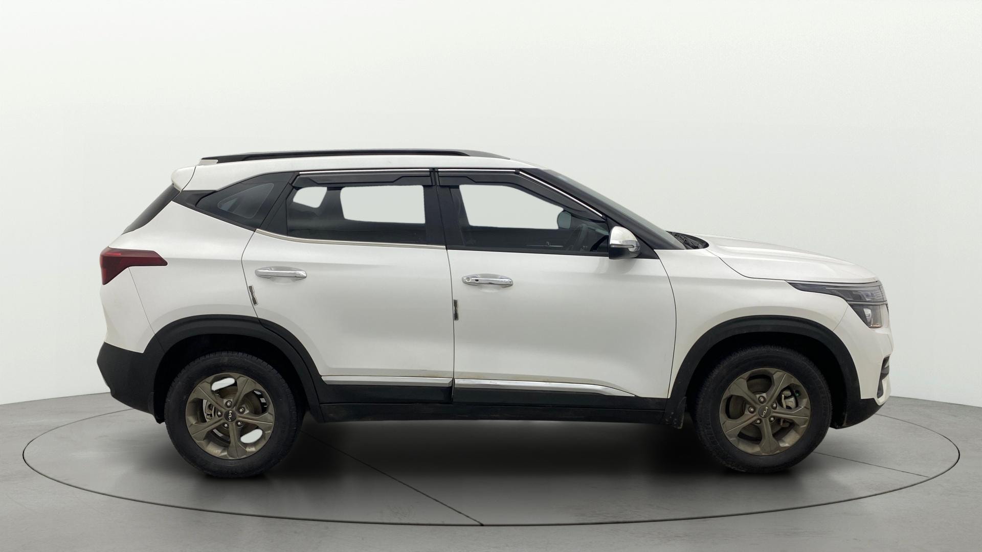 View 2023 Kia Seltos HTX Plus Diesel Image 9 Used 2023 Kia Seltos HTX Plus Diesel Image 9