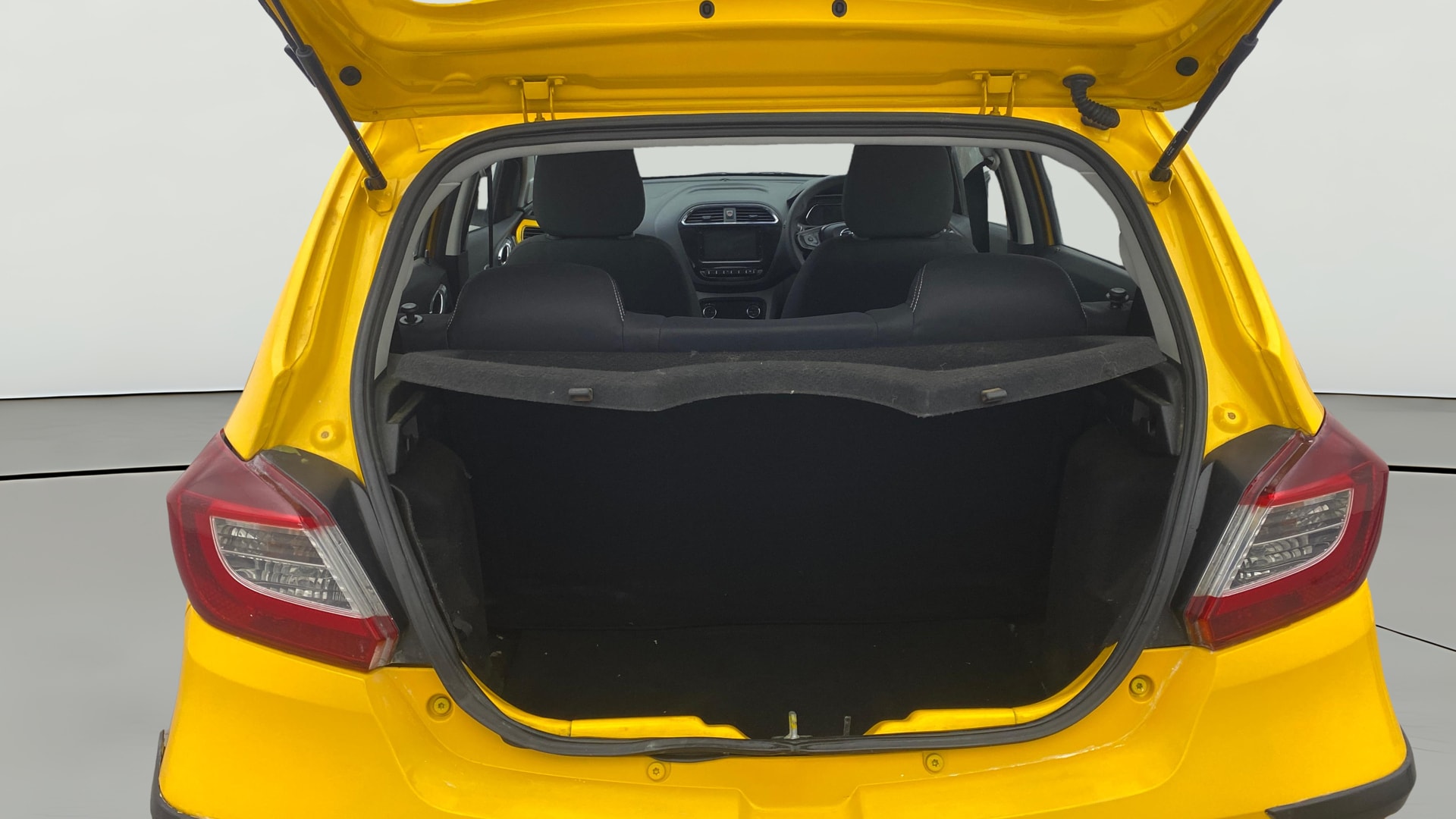 View 2020 Tata Tiago Revotorq XB Image 37 Used 2020 Tata Tiago Revotorq XB Image 37