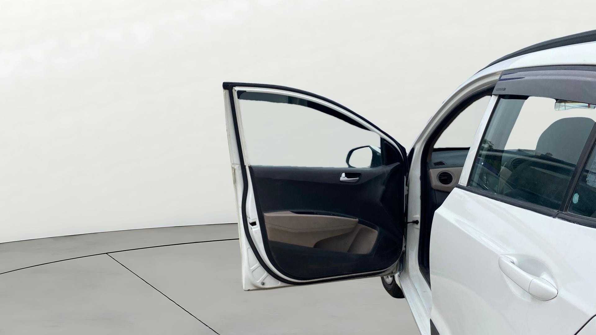 View 2019 Hyundai Grand i10 Sportz 1.2 Kappa Image 30 Used 2019 Hyundai Grand i10 Sportz 1.2 Kappa Image 30