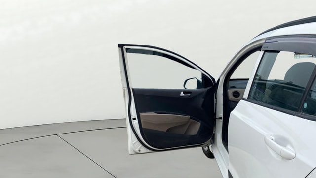View Hyundai Grand i10 Image 30 Used Hyundai Grand i10 Image 30