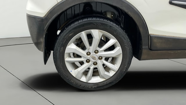View Mahindra XUV300 Image 33 Used Mahindra XUV300 Image 33