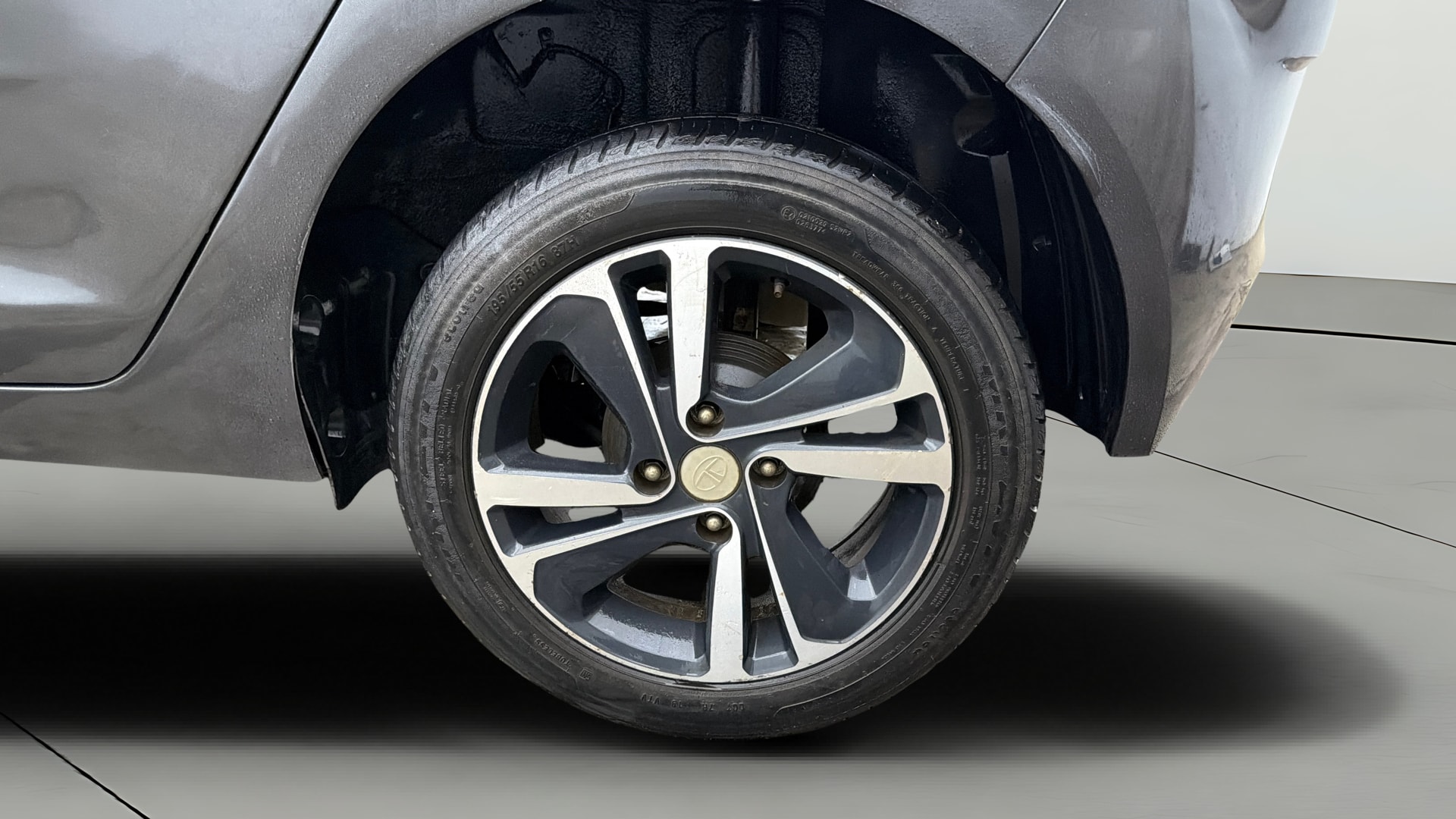 View 2020 Tata Altroz XZ Petrol Image 8 Used 2020 Tata Altroz XZ Petrol Image 8