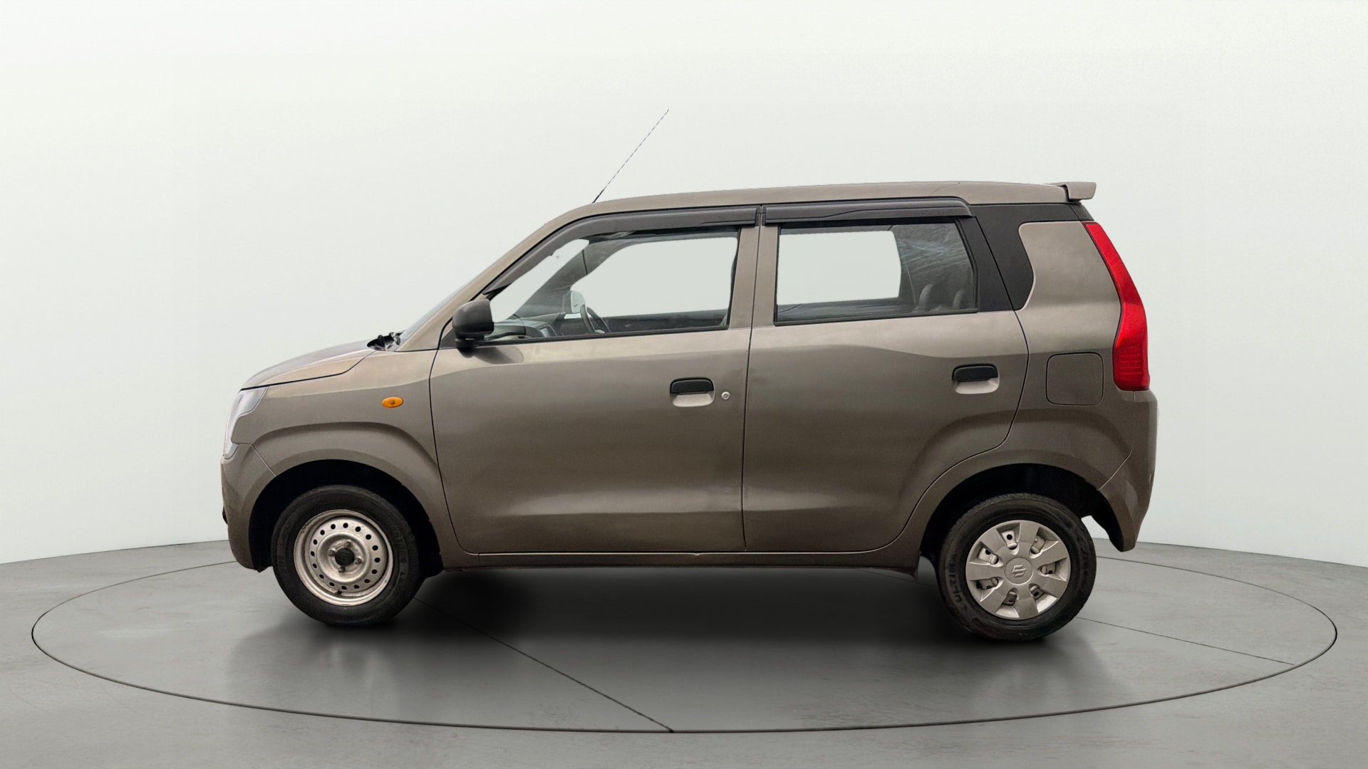 View 2021 Maruti Suzuki 1000 Base Variant Image 5 Used 2021 Maruti Suzuki 1000 Base Variant Image 5