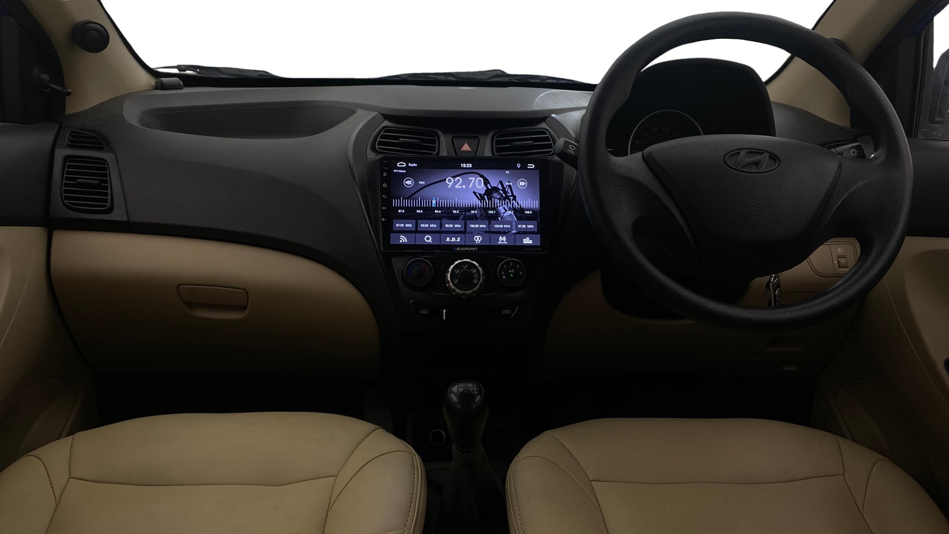 View 2015 Hyundai EON Magna Plus Image 15 Used 2015 Hyundai EON Magna Plus Image 15