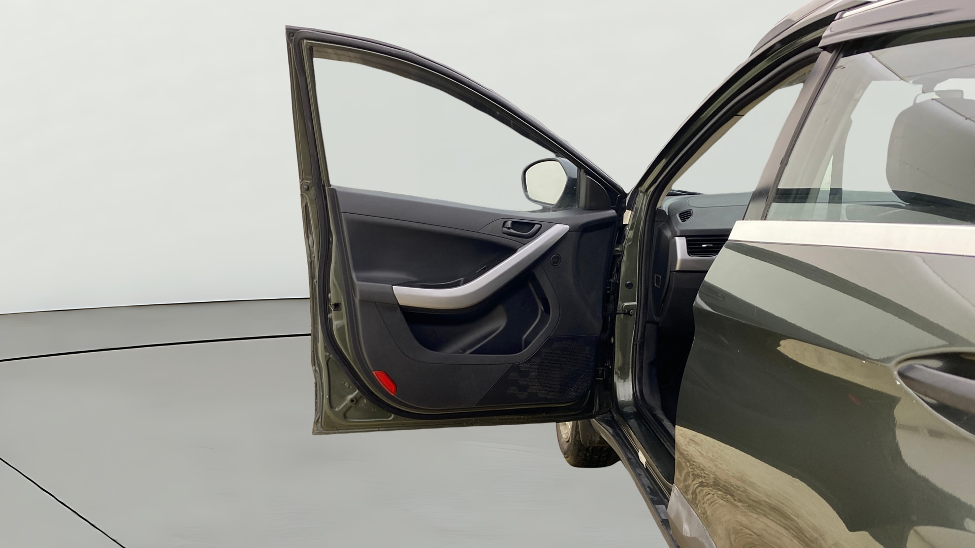 View 2022 Tata Nexon Revotorq XM Image 30 Used 2022 Tata Nexon Revotorq XM Image 30