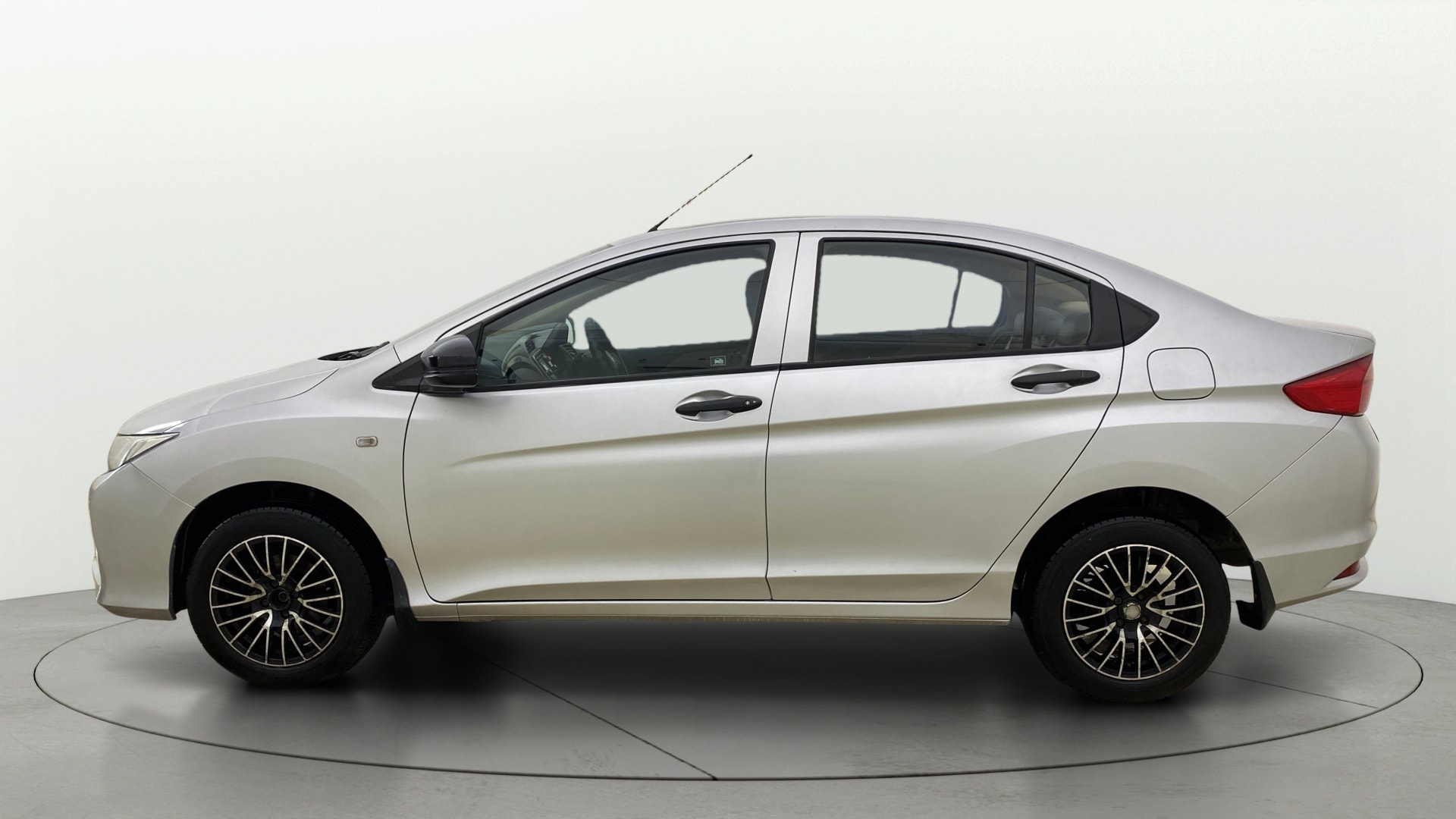 View 2015 Honda City ZX MT Diesel Anniversary Edition Image 25 Used 2015 Honda City ZX MT Diesel Anniversary Edition Image 25