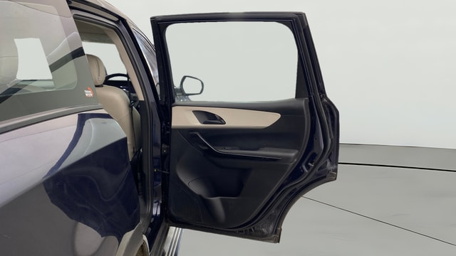 View Mahindra XUV700 Image 7 Used Mahindra XUV700 Image 7