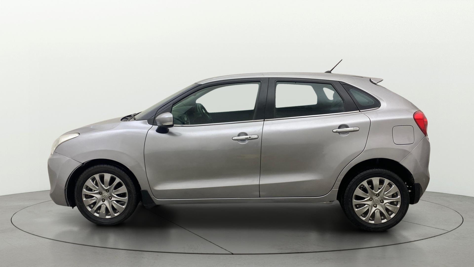 View 2017 Maruti Suzuki 1000 Base Variant Image 5 Used 2017 Maruti Suzuki 1000 Base Variant Image 5