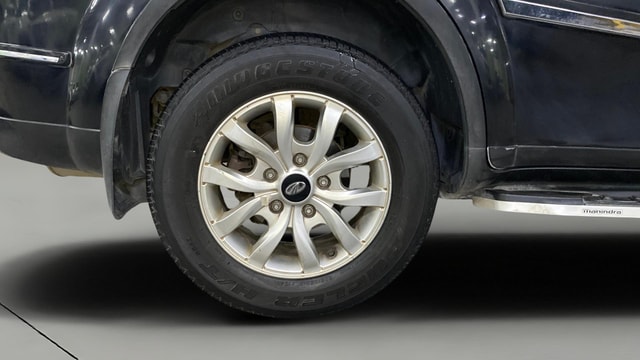 View Mahindra XUV500 Image 34 Used Mahindra XUV500 Image 34