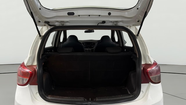 View Hyundai Grand i10 Image 39 Used Hyundai Grand i10 Image 39