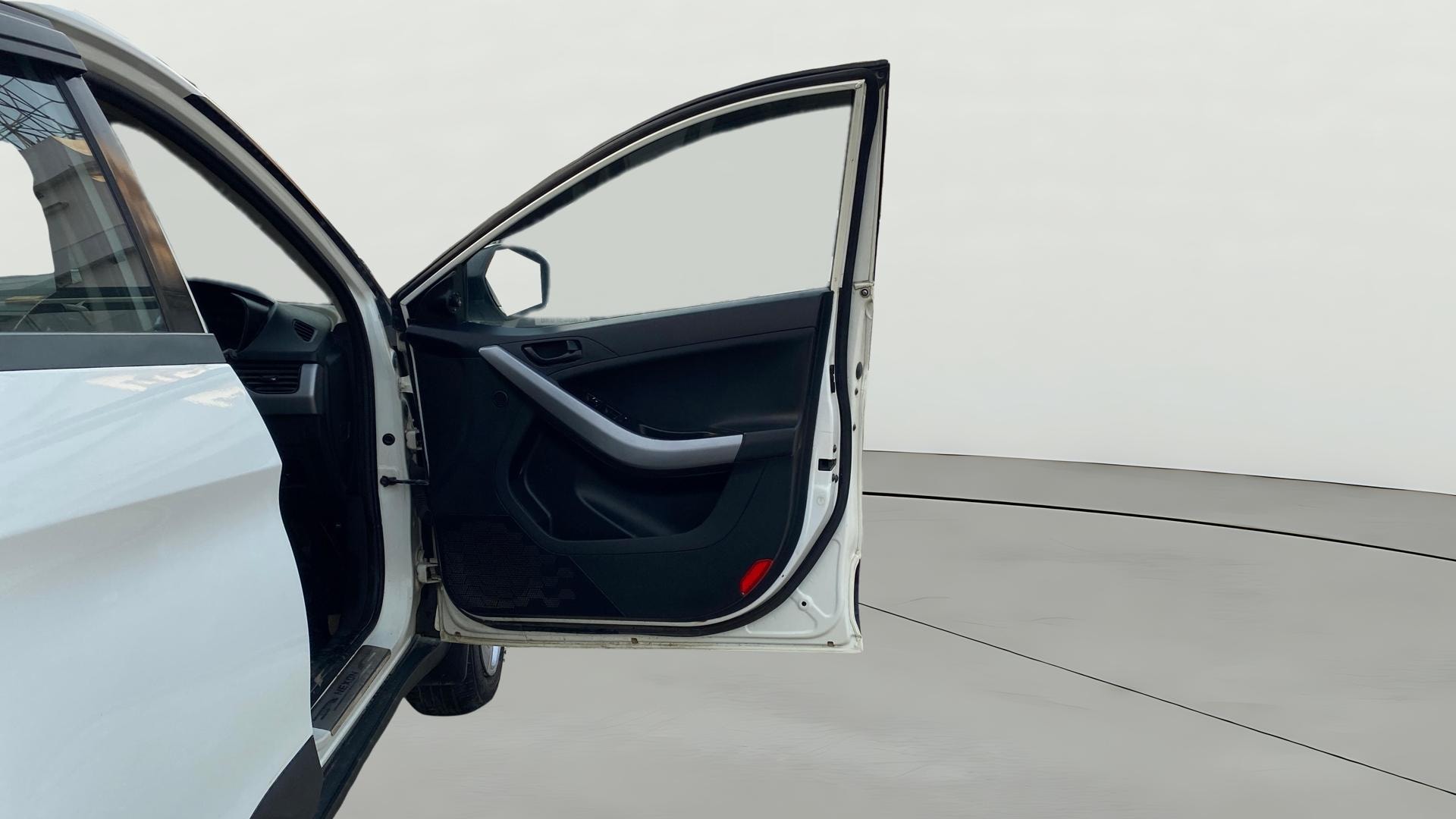 View 2020 Tata Nexon Revotorq XM Image 43 Used 2020 Tata Nexon Revotorq XM Image 43