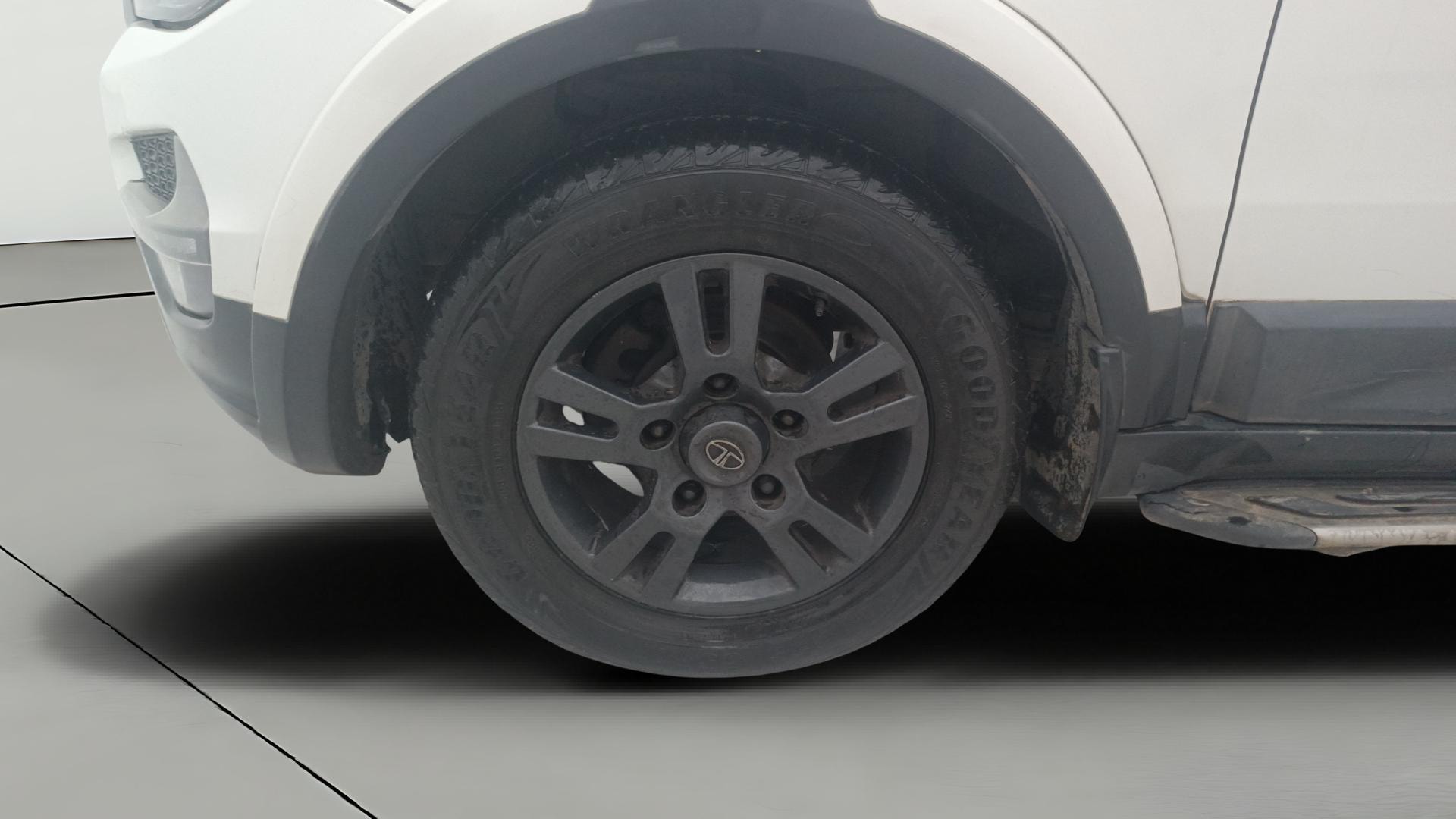 View 2019 Tata Hexa XTA 4X2 Image 37 Used 2019 Tata Hexa XTA 4X2 Image 37