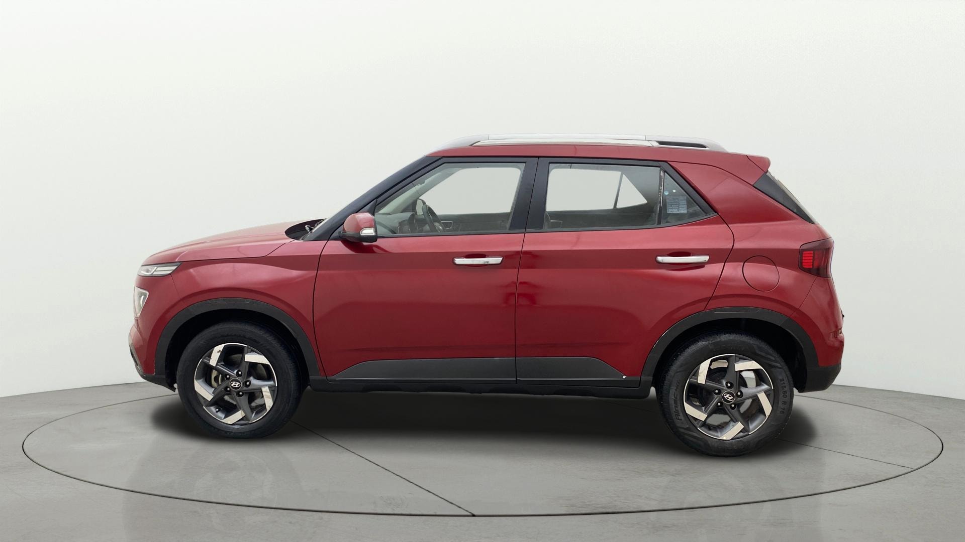 View 2019 Hyundai Venue E 1.2 Petrol BS IV Image 6 Used 2019 Hyundai Venue E 1.2 Petrol BS IV Image 6