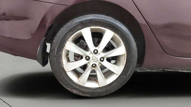 View Hyundai Fluidic Verna Image 24 Used Hyundai Fluidic Verna Image 24