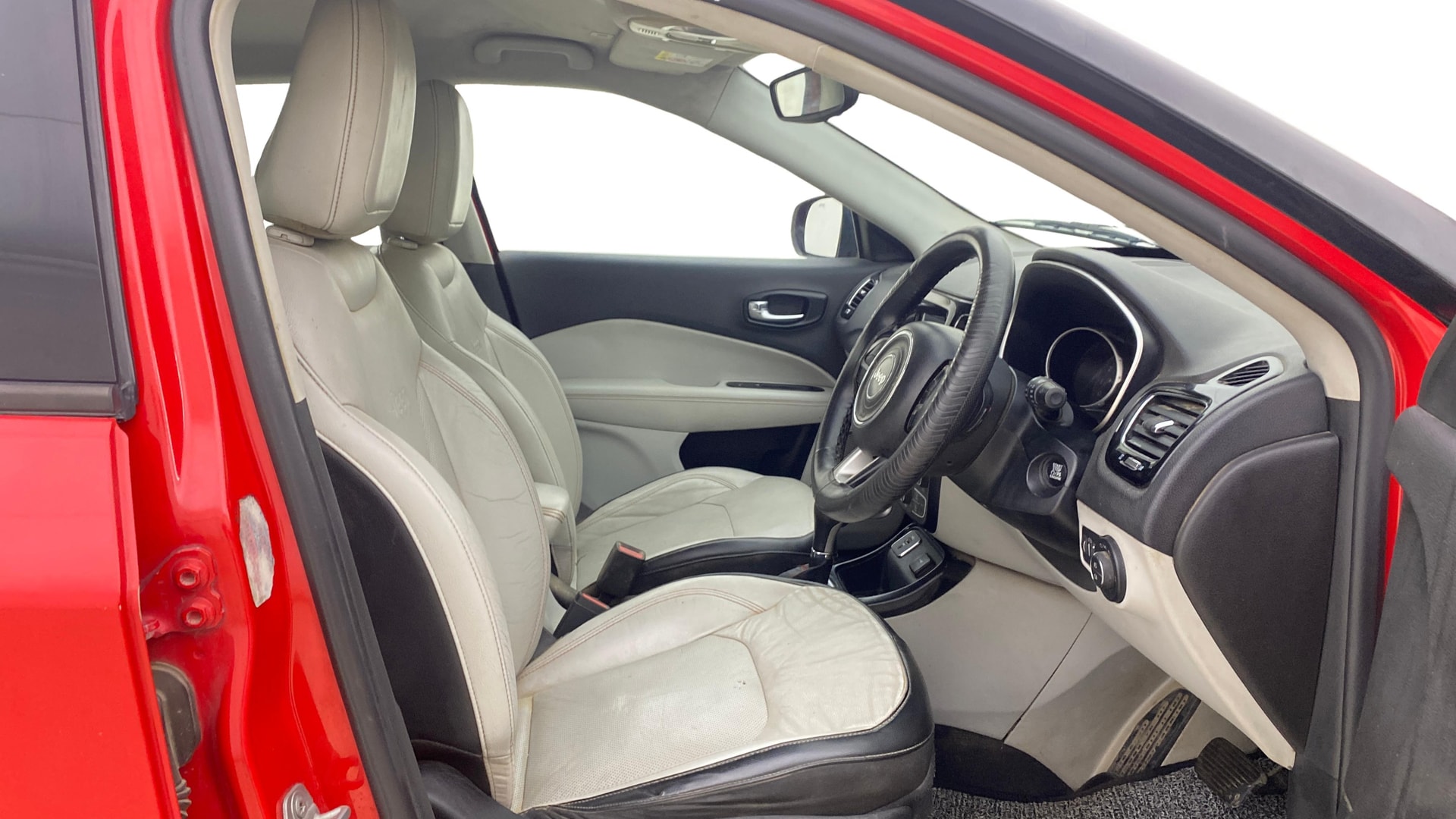 View 2017 Jeep Compass Limited 1.4 Multi AIR Petrol DDCT AT BS IV Image 26 Used 2017 Jeep Compass Limited 1.4 Multi AIR Petrol DDCT AT BS IV Image 26