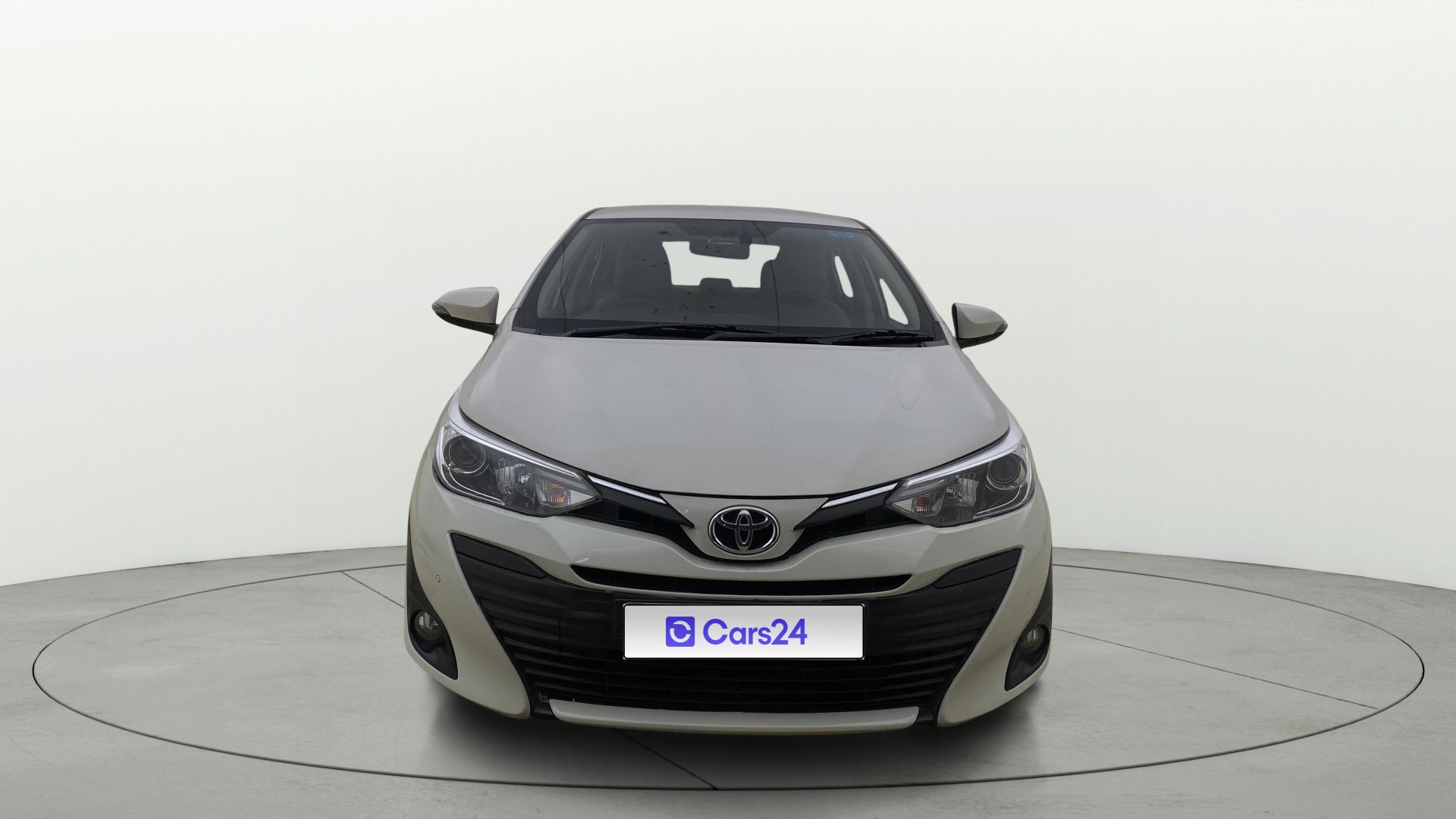 View 2019 Toyota Yaris V CVT Image 1 Used 2019 Toyota Yaris V CVT Image 1