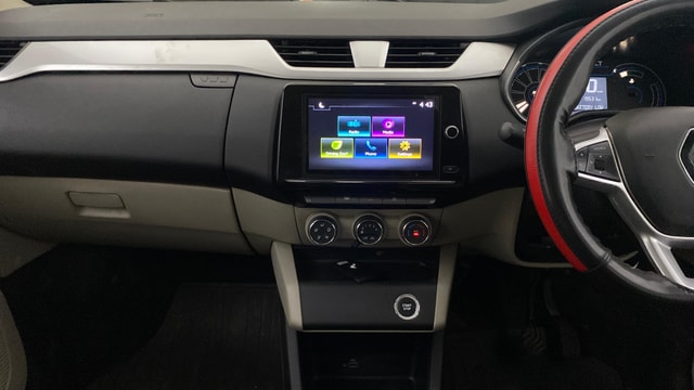 View Renault Triber Image 18 Used Renault Triber Image 18