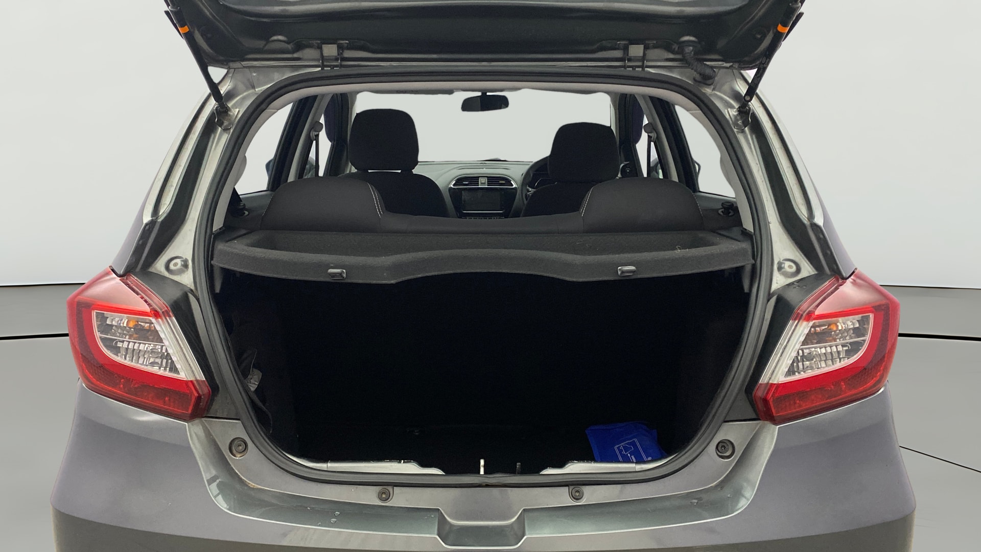 View 2021 Tata Tiago Revotorq XB Image 37 Used 2021 Tata Tiago Revotorq XB Image 37