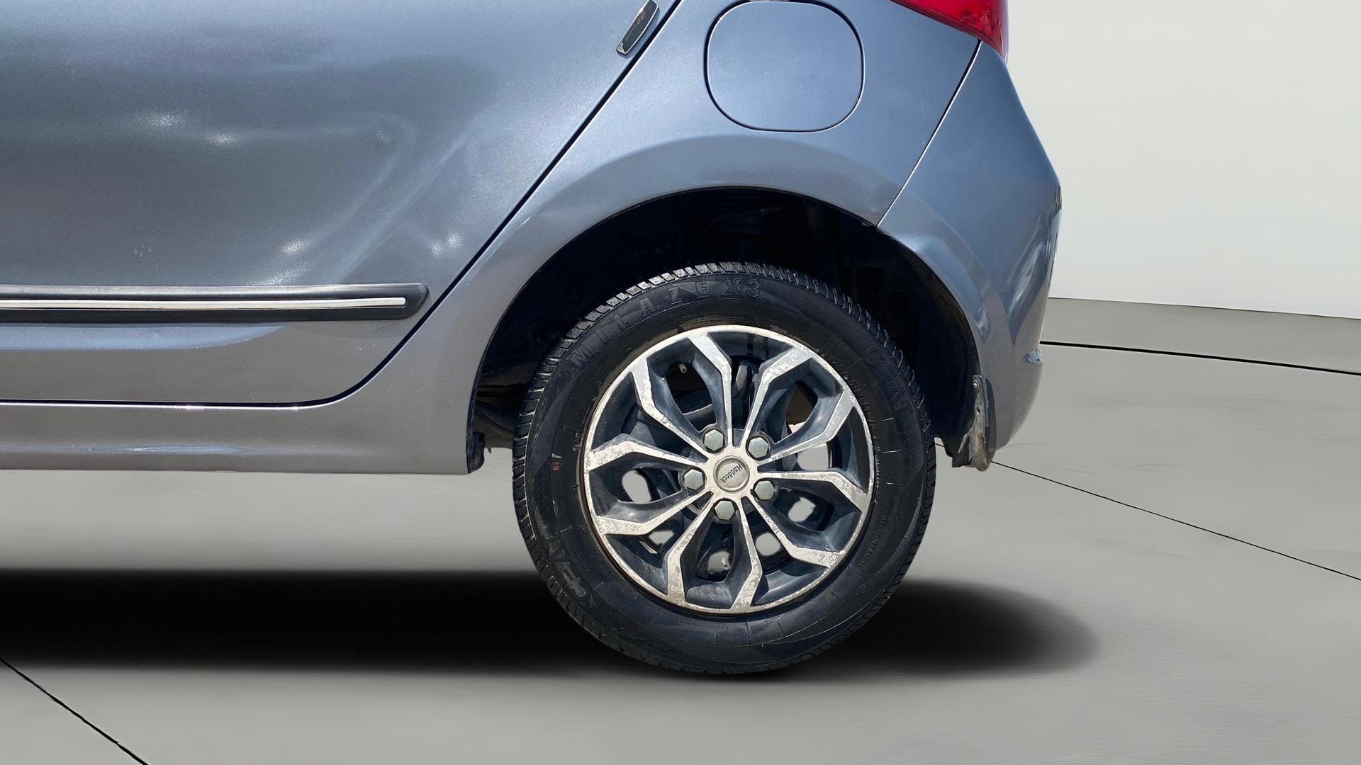 View 2019 Tata Tiago Revotorq XB Image 12 Used 2019 Tata Tiago Revotorq XB Image 12