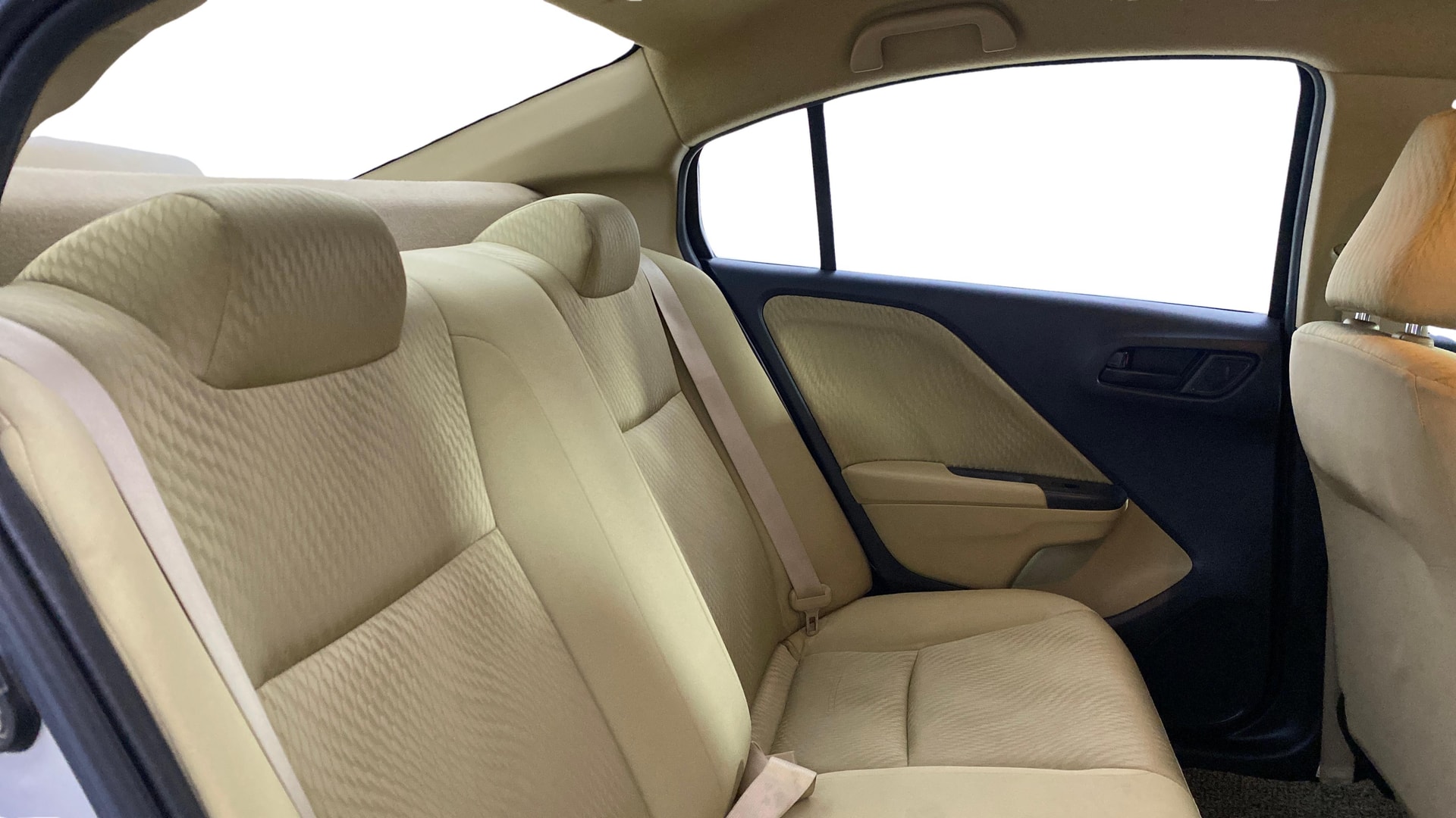 View 2015 Honda City ZX MT Diesel Anniversary Edition Image 29 Used 2015 Honda City ZX MT Diesel Anniversary Edition Image 29