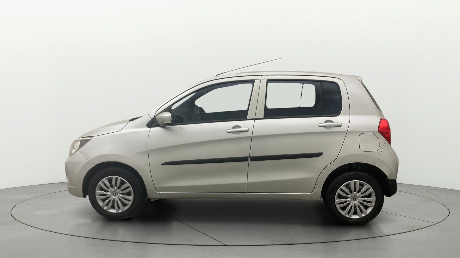 View 2017 Maruti Suzuki 1000 Base Variant Image 6 Used 2017 Maruti Suzuki 1000 Base Variant Image 6
