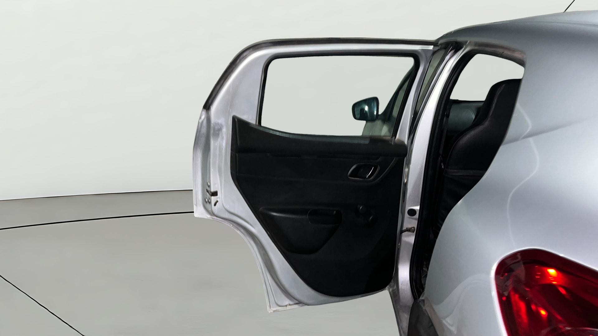 View 2018 Renault Kwid RXL Image 22 Used 2018 Renault Kwid RXL Image 22