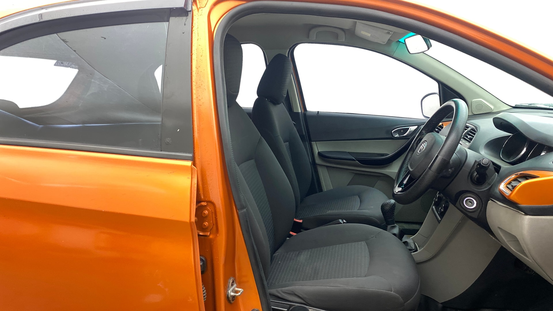 View 2019 Tata Tiago Revotorq XB Image 26 Used 2019 Tata Tiago Revotorq XB Image 26
