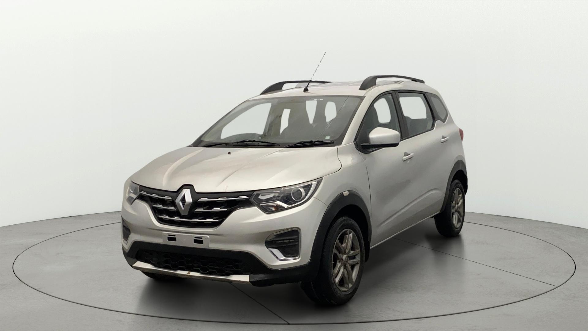 View 2020 Renault Triber RXZ Image 23 Used 2020 Renault Triber RXZ Image 23