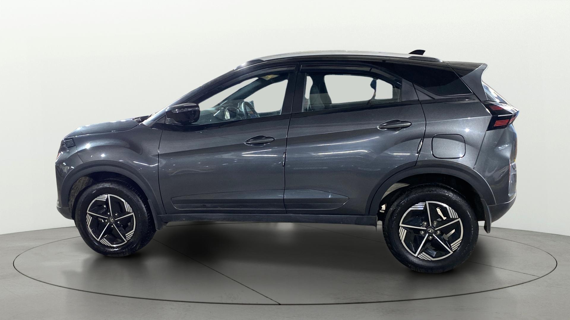 View 2024 Tata Nexon Revotron XE Image 5 Used 2024 Tata Nexon Revotron XE Image 5