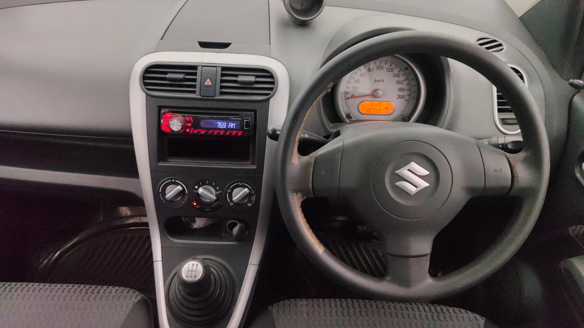 View 2014 Maruti Suzuki 1000 Base Variant Image 20 Used 2014 Maruti Suzuki 1000 Base Variant Image 20