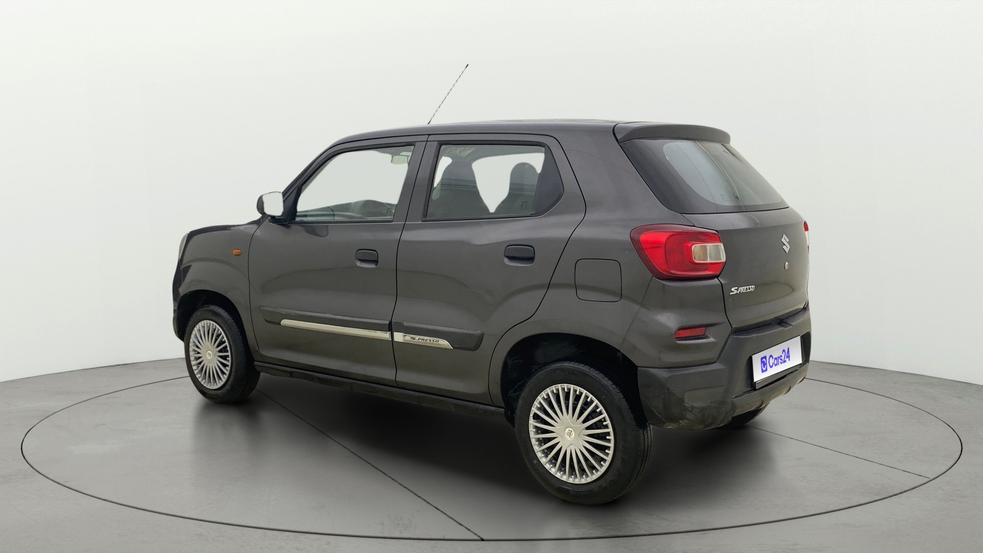 View 2021 Maruti Suzuki 1000 Base Variant Image 2 Used 2021 Maruti Suzuki 1000 Base Variant Image 2