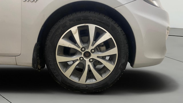 View Hyundai Fluidic Verna Image 40 Used Hyundai Fluidic Verna Image 40
