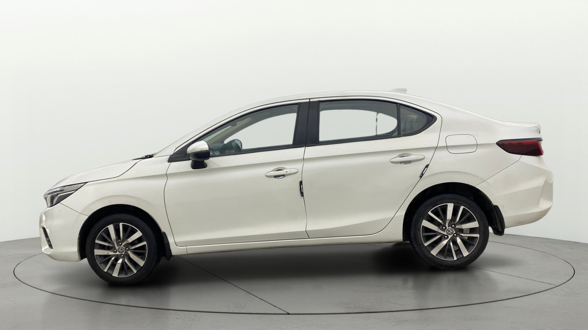 View 2022 Honda City ZX MT Diesel Anniversary Edition Image 6 Used 2022 Honda City ZX MT Diesel Anniversary Edition Image 6