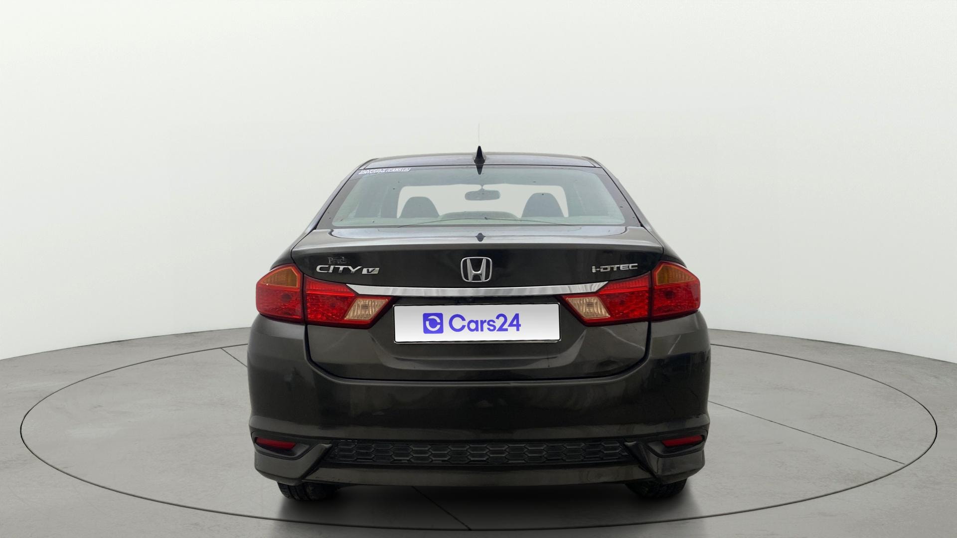 View 2017 Honda City ZX MT Diesel Anniversary Edition Image 41 Used 2017 Honda City ZX MT Diesel Anniversary Edition Image 41
