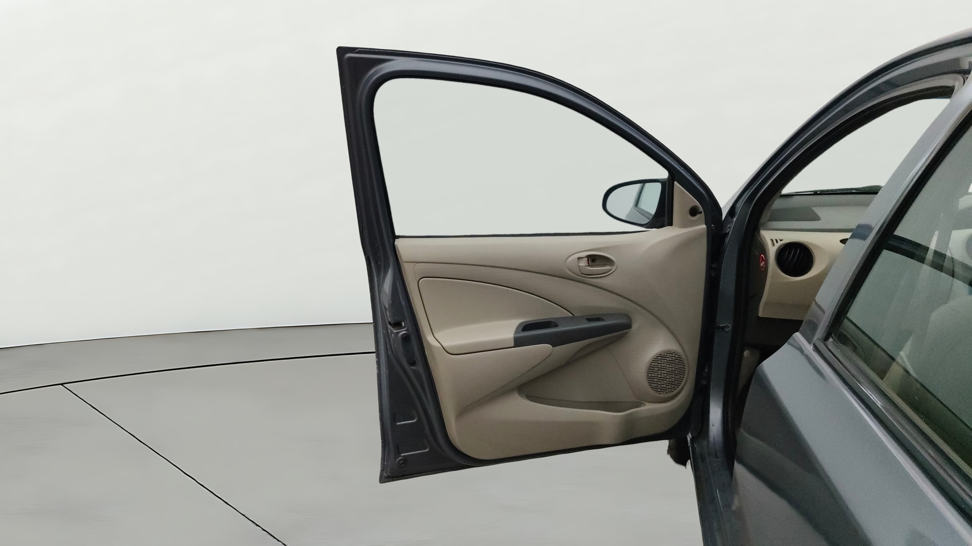 View 2015 Toyota Etios Liva G Image 30 Used 2015 Toyota Etios Liva G Image 30