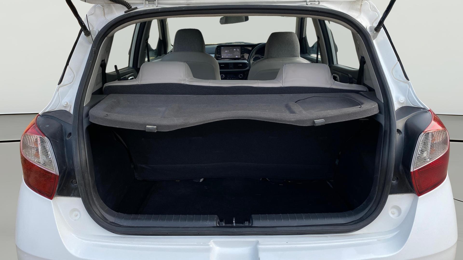 View 2021 Hyundai Grand i10 Nios Sportz Petrol AMT Image 37 Used 2021 Hyundai Grand i10 Nios Sportz Petrol AMT Image 37