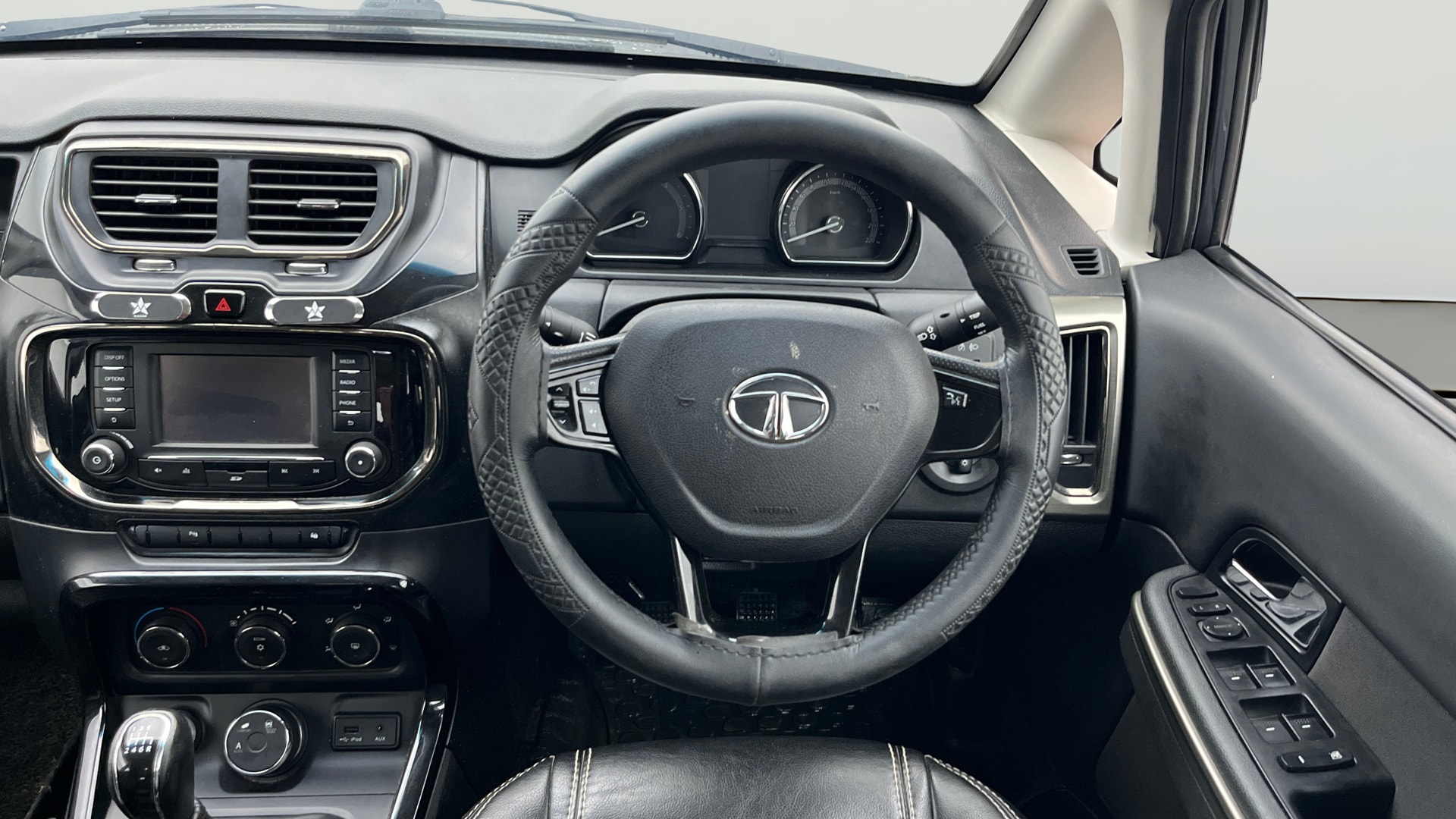 View 2018 Tata Hexa XM 4X2 Image 21 Used 2018 Tata Hexa XM 4X2 Image 21