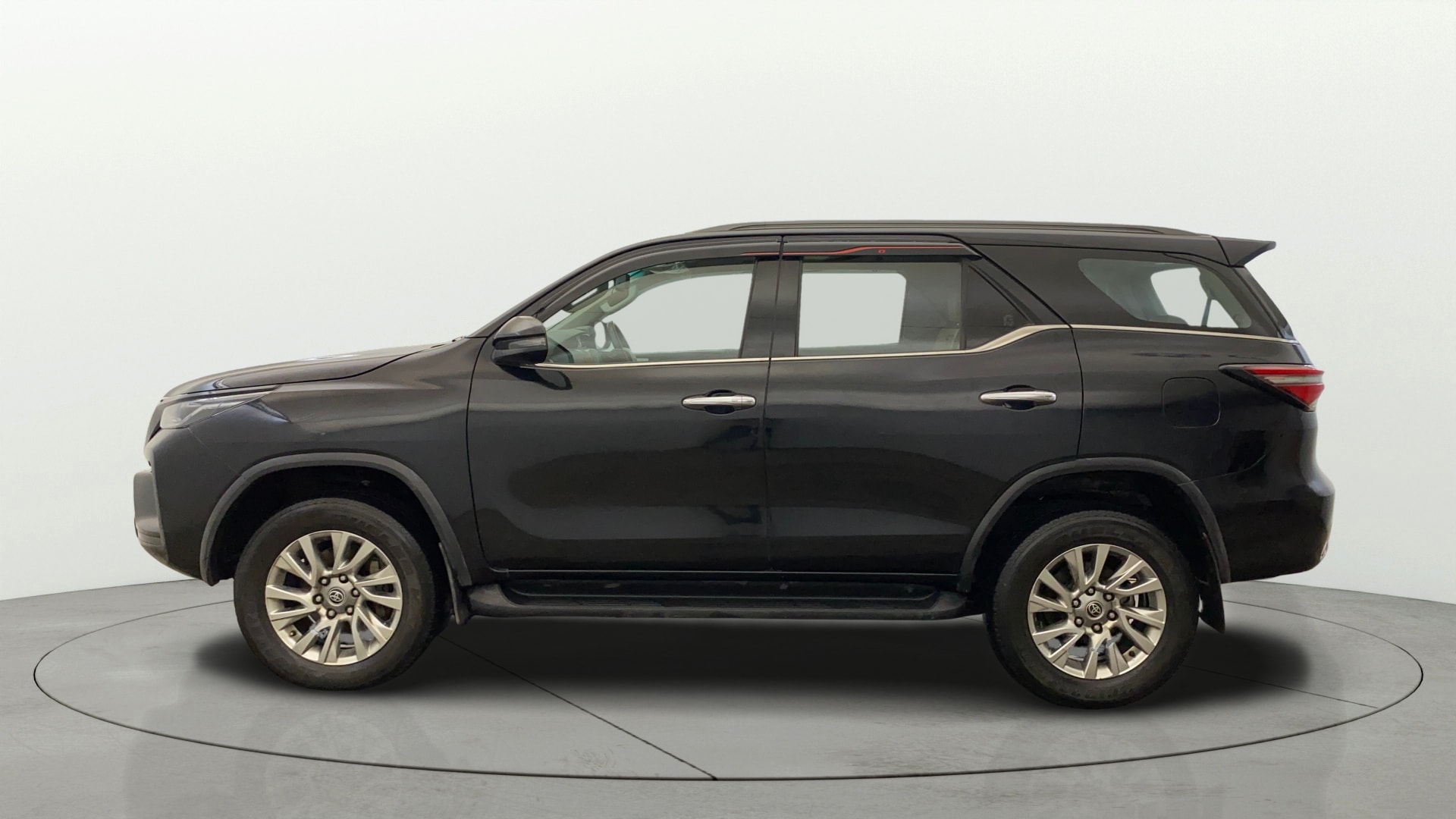 View 2023 Toyota Fortuner 2.7 4X2 AT BS IV Image 28 Used 2023 Toyota Fortuner 2.7 4X2 AT BS IV Image 28