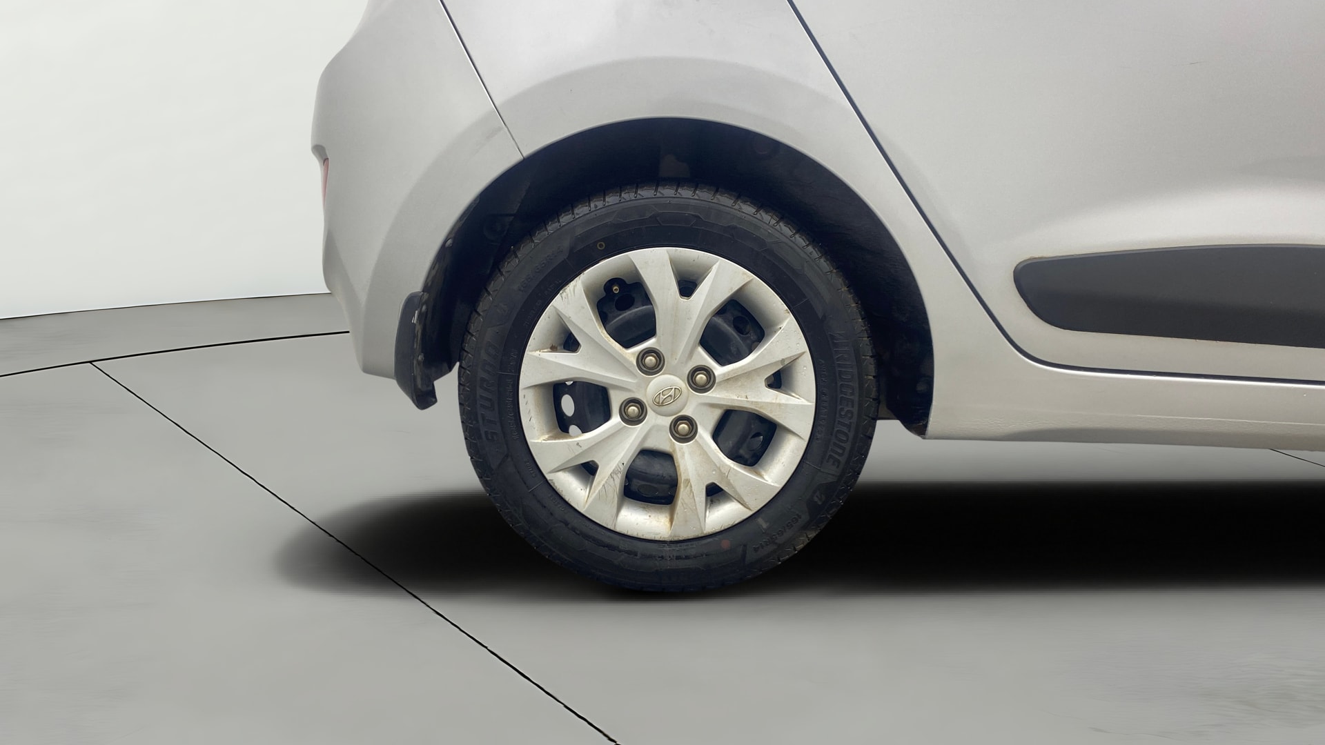 View 2014 Hyundai Grand i10 Sportz 1.2 Kappa Image 23 Used 2014 Hyundai Grand i10 Sportz 1.2 Kappa Image 23