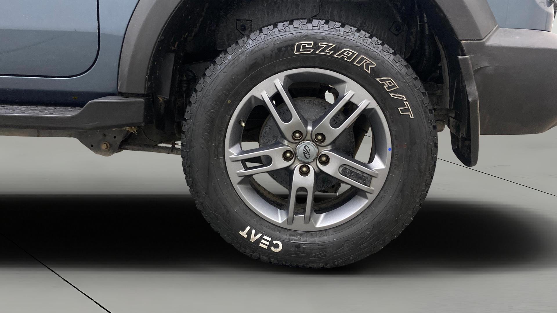 View 2022 Mahindra Thar AX Standard Manual Soft Top 6 Seater Image 10 Used 2022 Mahindra Thar AX Standard Manual Soft Top 6 Seater Image 10
