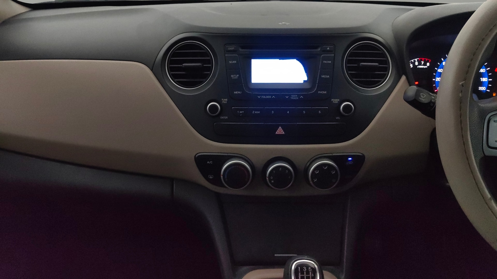 View 2014 Hyundai Xcent E Petrol Image 17 Used 2014 Hyundai Xcent E Petrol Image 17