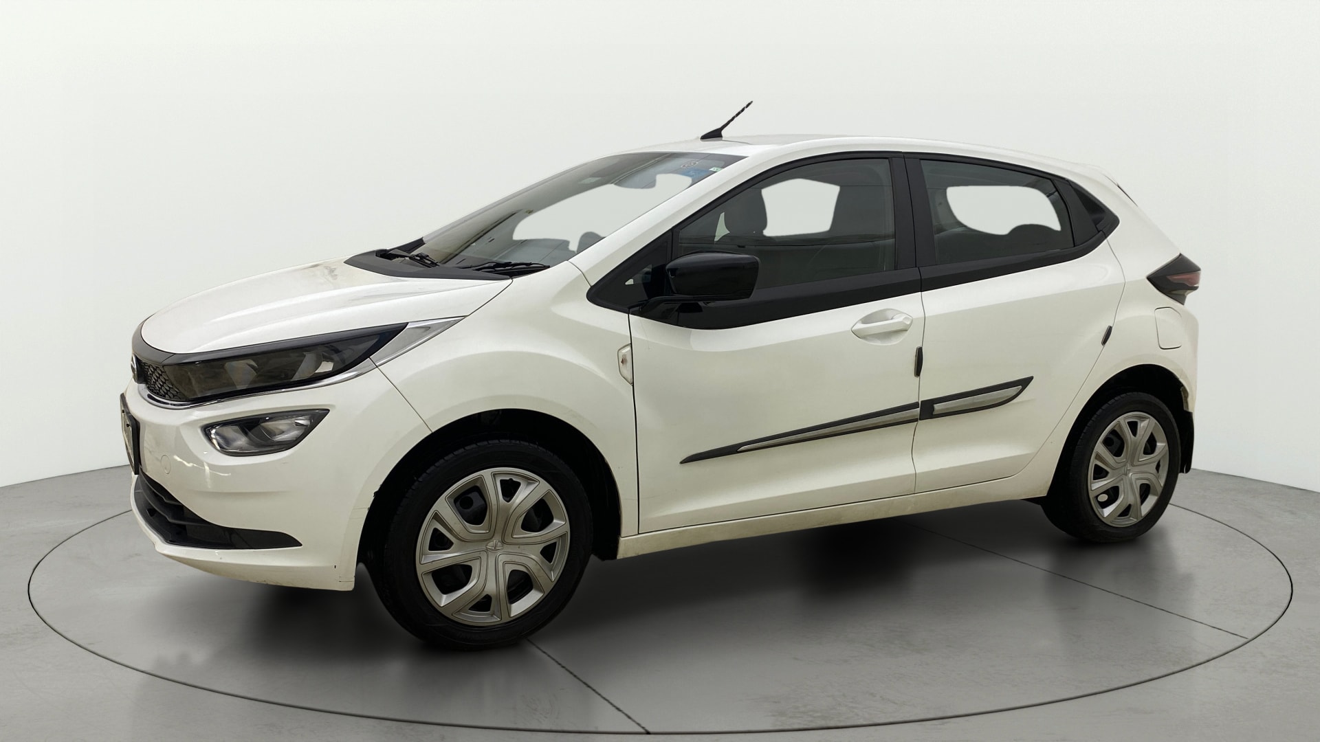 View 2022 Tata Altroz XT Petrol Image 37 Used 2022 Tata Altroz XT Petrol Image 37