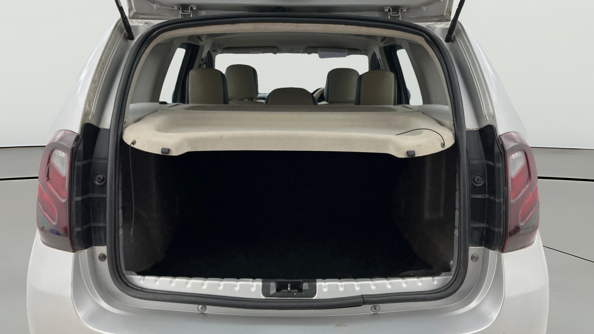 View 2016 Renault Duster Diesel 110PS RXZ AMT Image 37 Used 2016 Renault Duster Diesel 110PS RXZ AMT Image 37