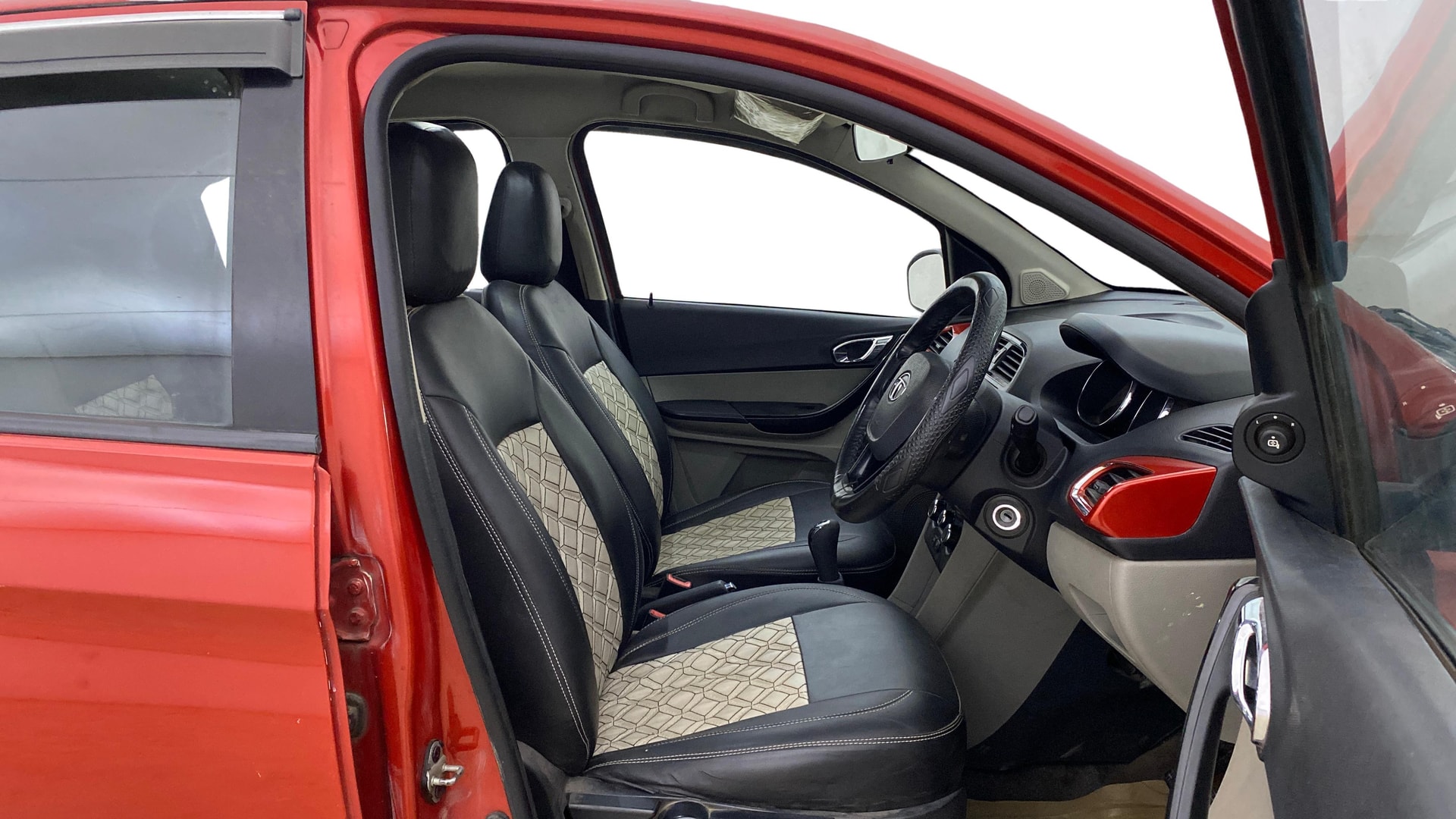 View 2019 Tata Tiago Revotorq XZ Image 26 Used 2019 Tata Tiago Revotorq XZ Image 26