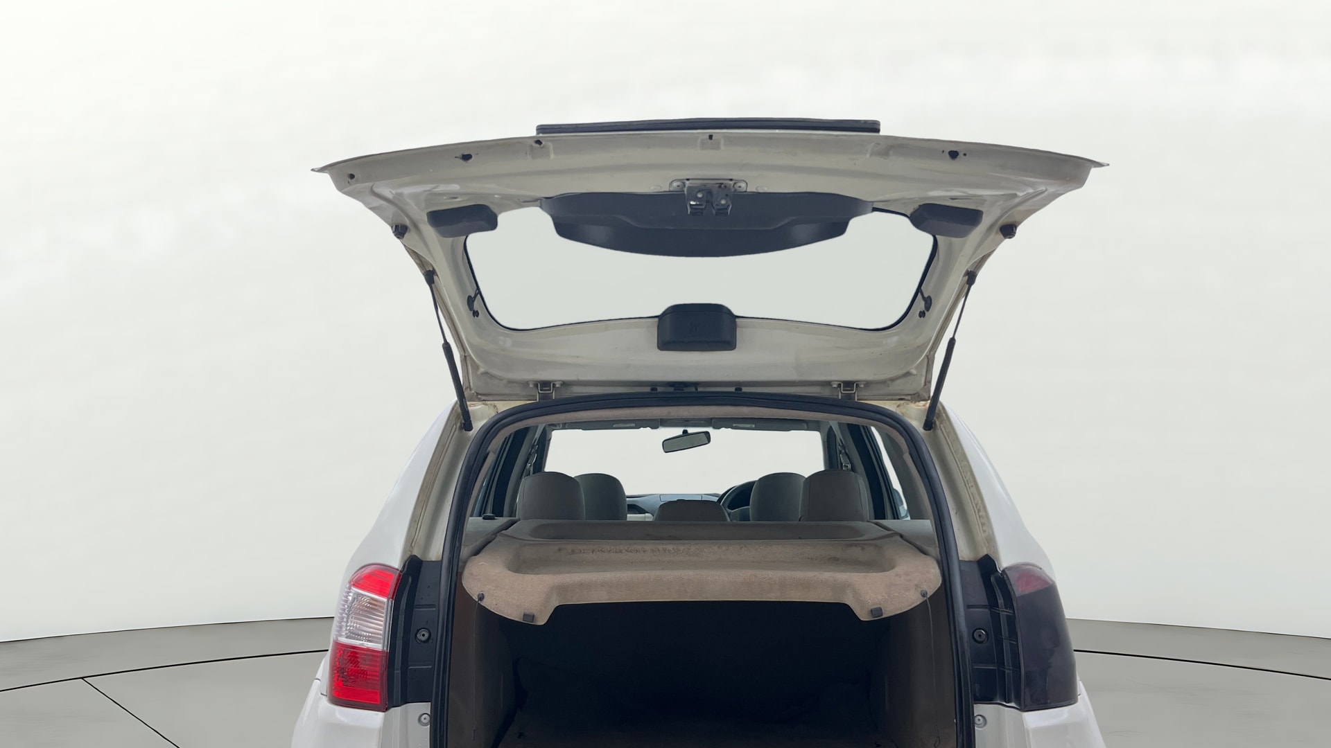 View 2015 Nissan Terrano XL D (O) Image 16 Used 2015 Nissan Terrano XL D (O) Image 16
