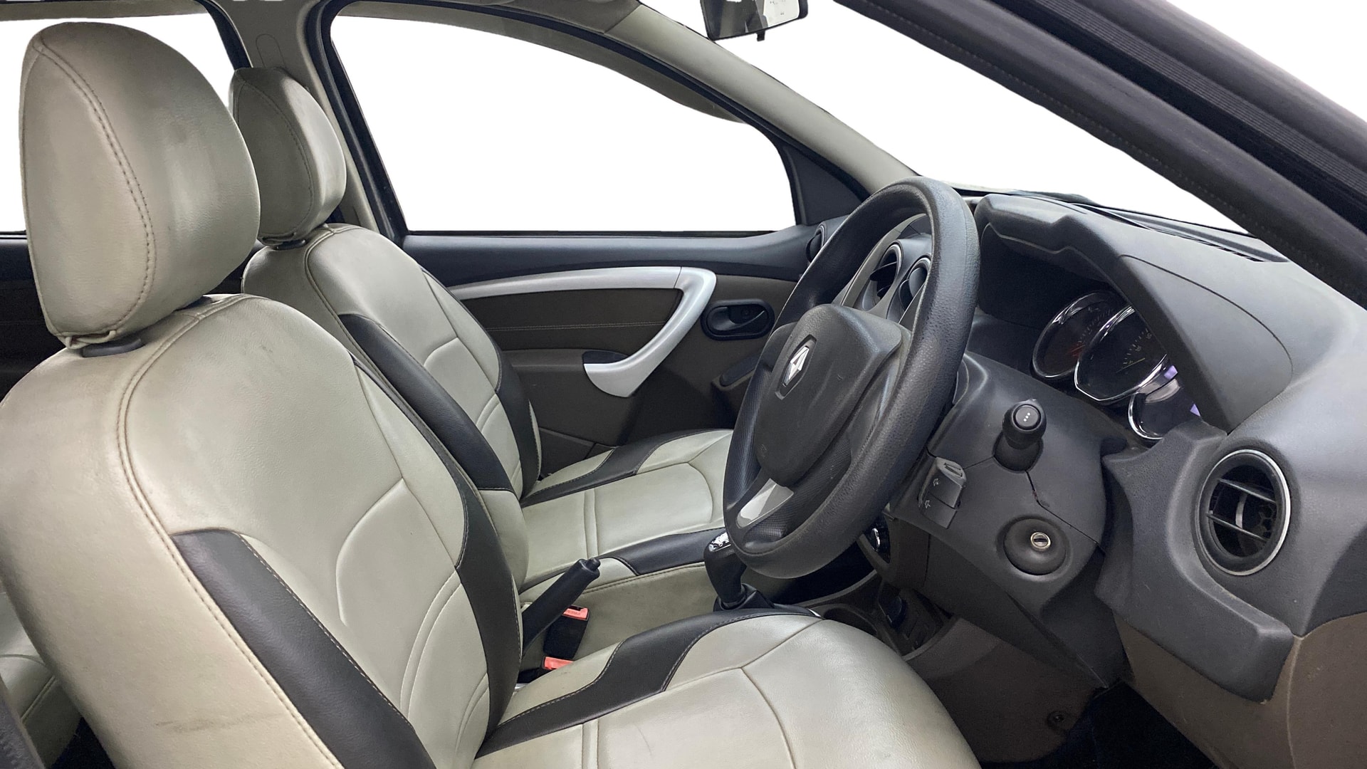 View 2016 Renault Duster RxL Diesel 110 PS 4x2 AMT Image 25 Used 2016 Renault Duster RxL Diesel 110 PS 4x2 AMT Image 25