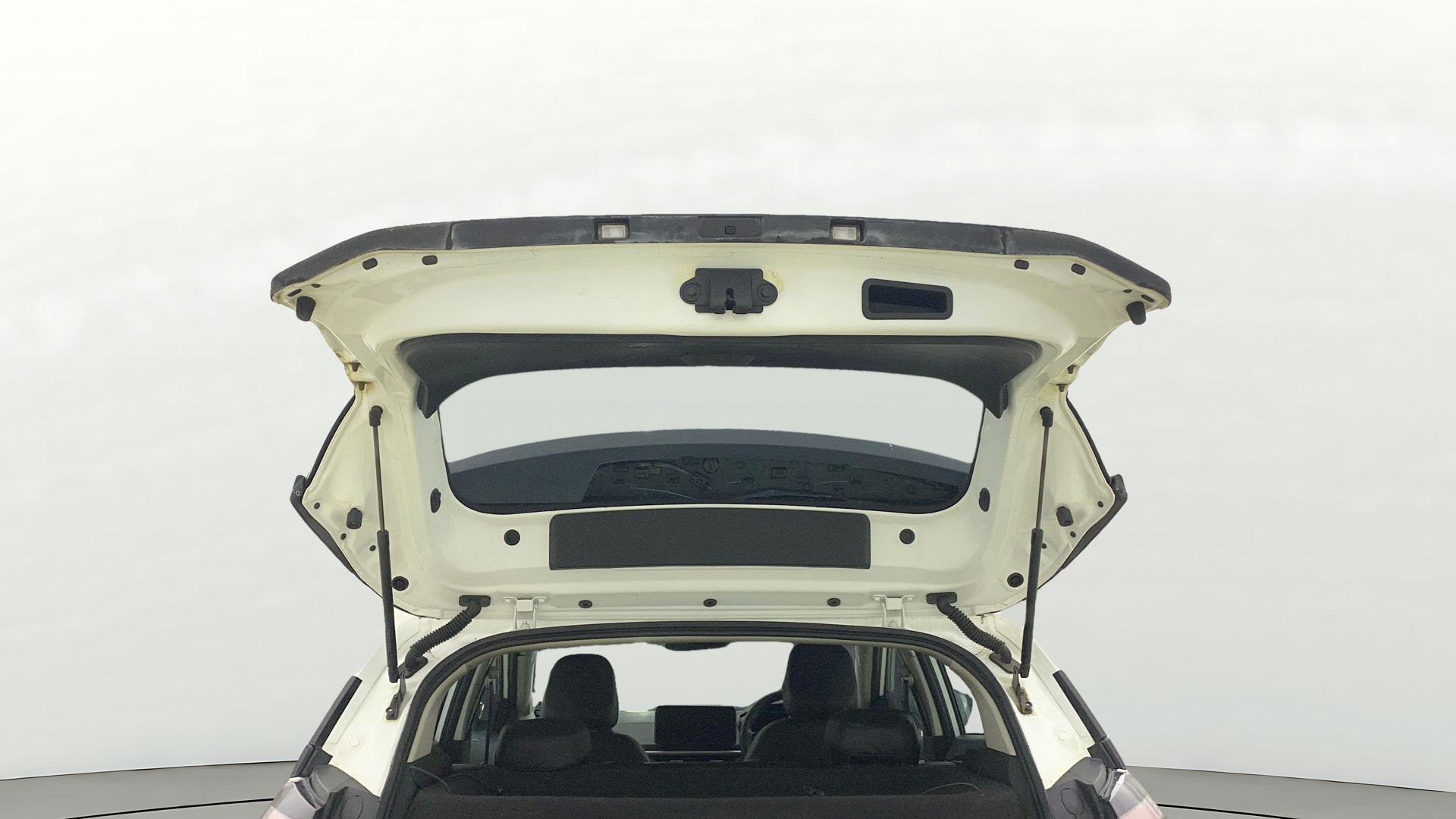 View 2025 Tata Nexon Revotron XE Image 17 Used 2025 Tata Nexon Revotron XE Image 17